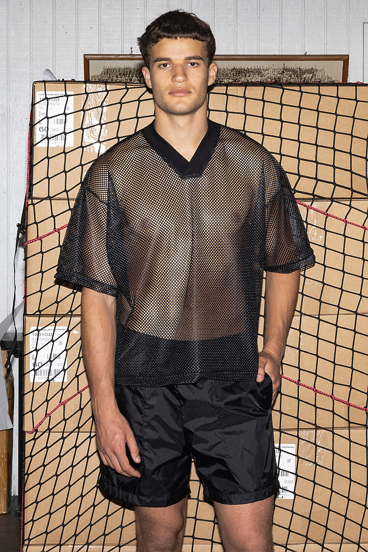 King Mesh S/S V-Neck Black